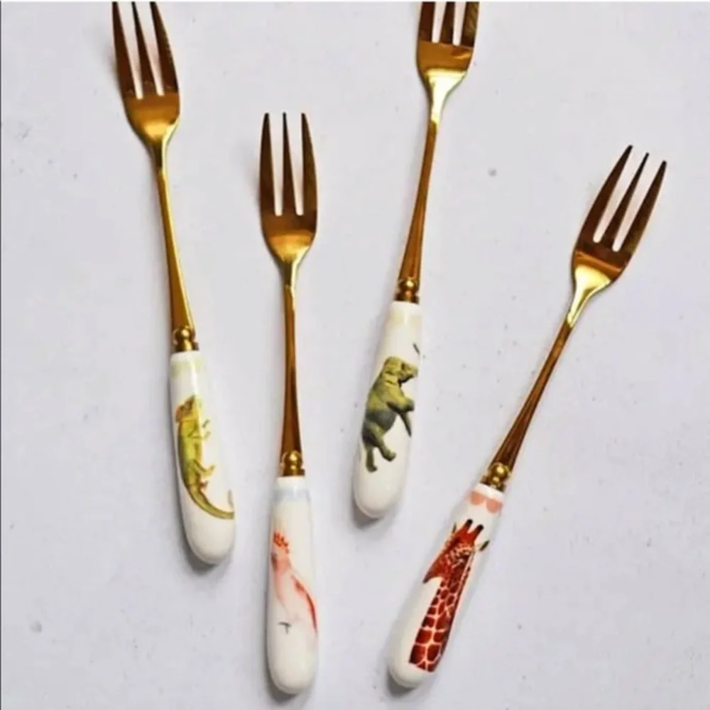 Yvonne Ellen -SET OF 4 ANIMAL CAKE FORKS